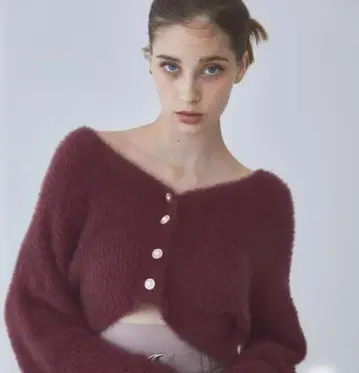 [ 미사용 새상품 ] 가디건 페더 니트 빨간색 레이디 아젤