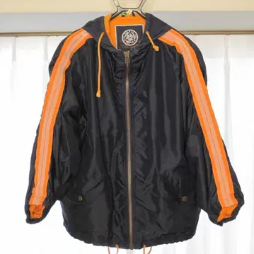 FILA 후드 부착 점퍼 네이비/오렌지