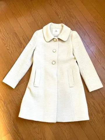 에프데 화이트 스트라이프 피 코트