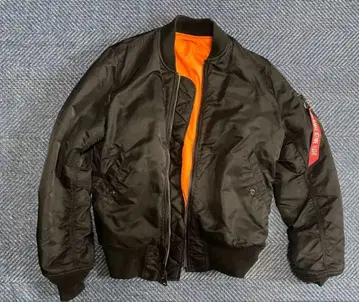ALPHA INDUSTRIES MA-1 블랙 자켓
