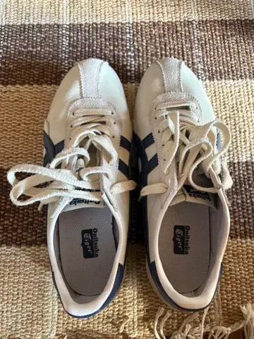 오니츠카타이거 스니커즈