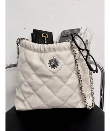 에브리스 퀼팅 백