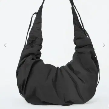 컨디션 최상 cos 캐노피 미니 크로스백 개더 나일론 블랙