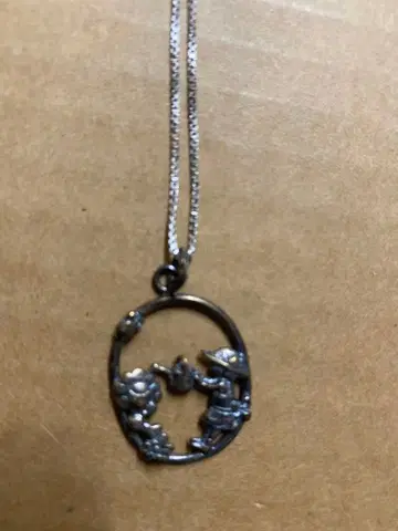 플라워 펜던트 모티브 목걸이 실버 색상