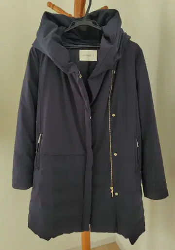 라토타리테 숄카라 트윌 다운 코트