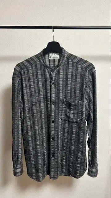 PAPAYA 스트라이프 패턴 캐주얼 셔츠