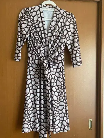 케이미 KayMe 긴팔 무릎 기장 원피스