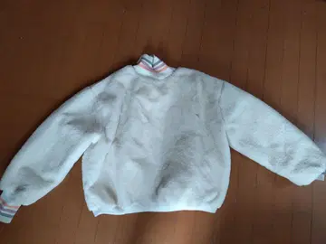 화이트 플리스 스트라이프 옷깃