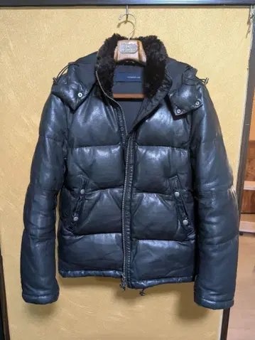 TOMORROWLAND 블랙 가죽 다운 자켓