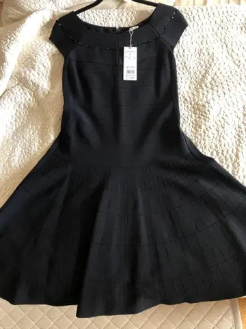 에포카 택 포함 새상품 블랙 니트 슬리브리스 플레어 원피스