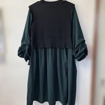 다크 그린 A라인 원피스 긴팔
