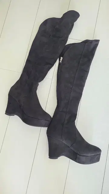 미사용 새상품 스웨이드 니하이 부츠 S 블랙 20cm