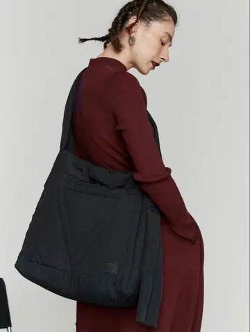 UN3D. 퀼팅 휴지백 블랙