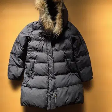 후드 부착 다크 그레이 다운 자켓