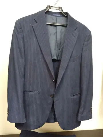 네이비 스트라이프 비즈니스 정장