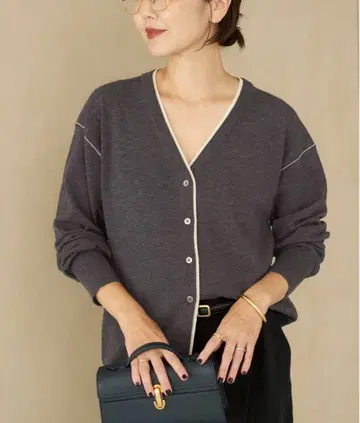 투톤 브이넥 가디건