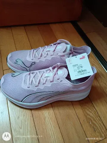 미사용 새상품 PUMA 핑크 러닝화 25.5cm