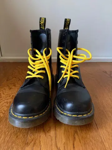 닥터마틴 8홀 부츠