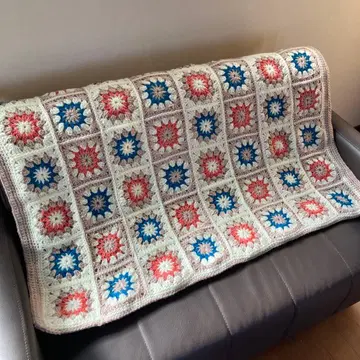 플라워 모티브 짜임 담요 약 70x100cm