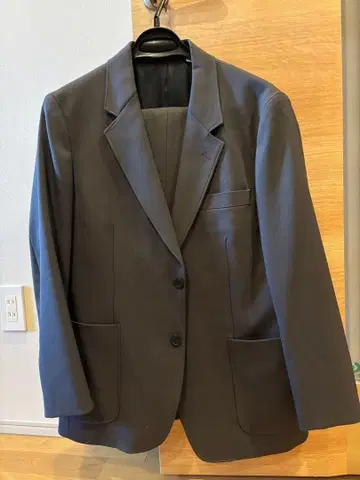 유니클로 유 UNIQLOU 다크 그레이 수트 셋업