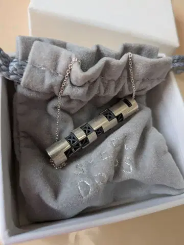 STEEL DROPS FRAME NECKLACE silver