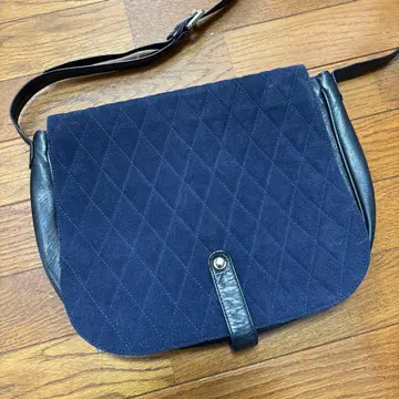 네이비 퀼팅 숄더백