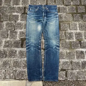 한 점뿐인 A.P.C. 프티 스탠다드 농담 데님 청바지 26