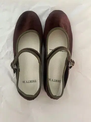 버건디 멜리 제인 플랫슈즈 24.0cm