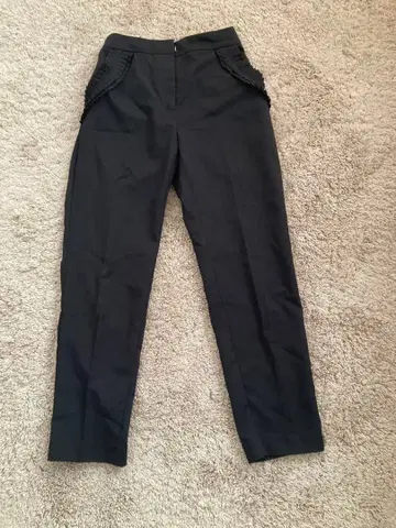 이데알루체 프릴 포켓 팬츠