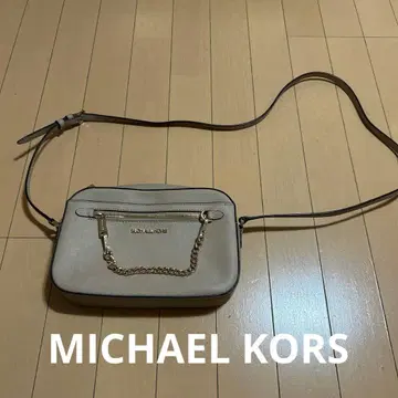 마이클코어스 MICHAELKORS 베이지 숄더백