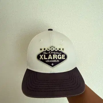 XLARGE WELCOME 캡 화이트/다크 브라운