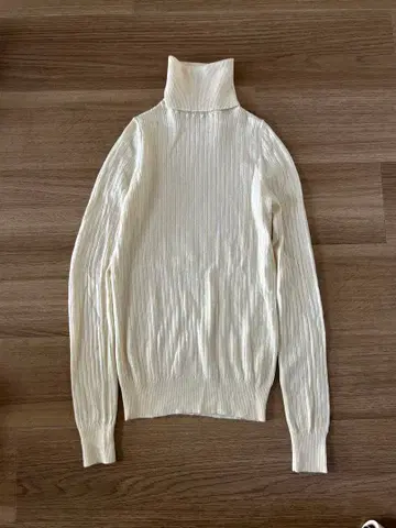 Drawer 아이보리 리브 니트 터틀넥