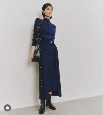 UNITED TOKYO 턱 허리밴딩 타이트 스커트 navy