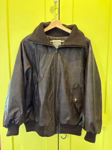 JaVa. 브라운 가죽 아우터