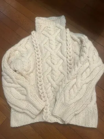 스타일링 케이블 니트 터틀넥 스웨터