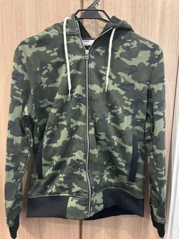 새상품 카모 패턴 집업 후드티