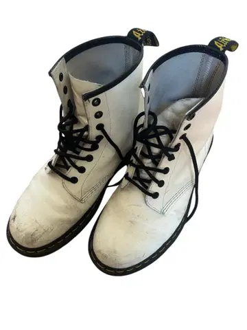 닥터마틴 8홀 부츠