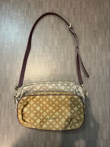 russut 프론트 포켓 숄더백