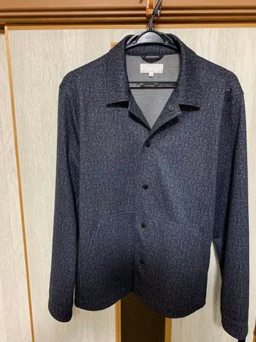 다크 블루 테일러드 자켓