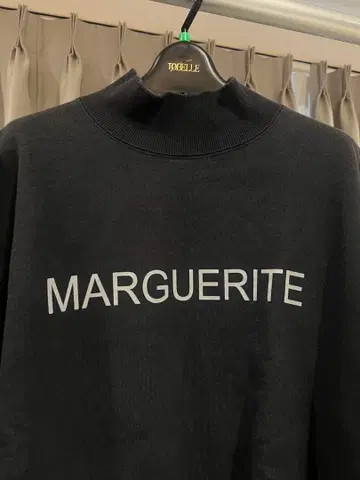 rouge vif 트레이닝 터틀넥 블랙