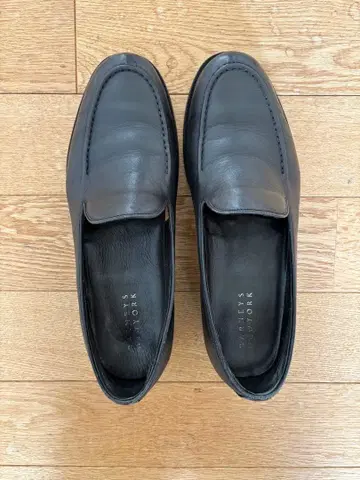 바니스뉴욕 블랙 가죽 로퍼