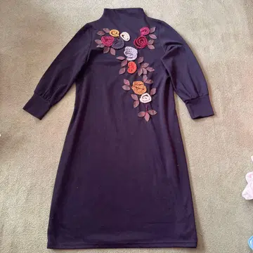 자수 꽃무늬 블랙 긴팔 원피스