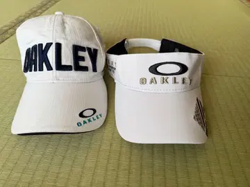 세일! 새상품급 OAKLEY 화이트 바이저 / 캡 2세트