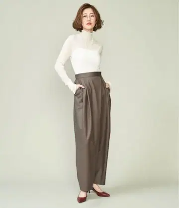 conte 비대칭 턱 와이드 팬츠 모카 38 헨미 에미리