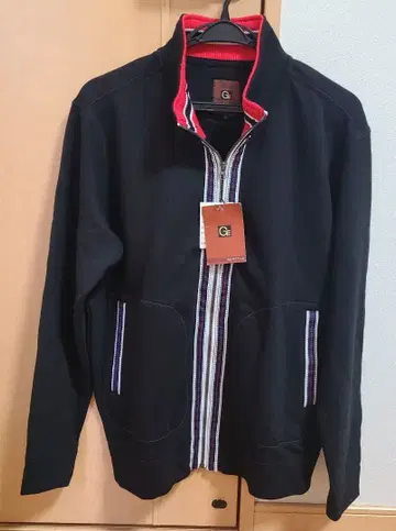 블랙 스트라이프 지퍼 점퍼