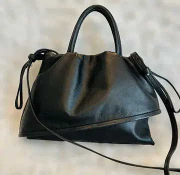 [ 새상품급 ] ear PAPILLONNER 소가죽 숄더백