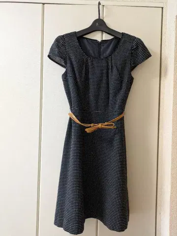 겨울용 네이비 도트 무늬 반팔 원피스 배송비 포함 익명 배송