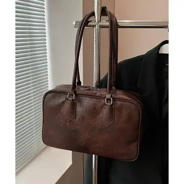 브라운 가죽 숄더백