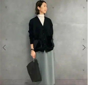 새상품급 투모로우랜드 퍼 포켓 가디건 S 애로우즈