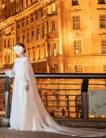 화이트 쉬폰 웨딩 드레스